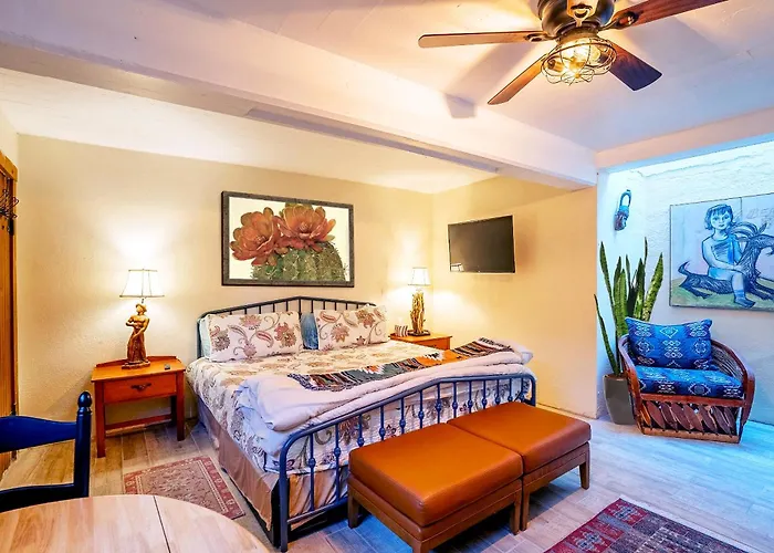 Cactus Cavern - Charming Basement 2 Blocks From Uofa Сasa de vacaciones Tucson
